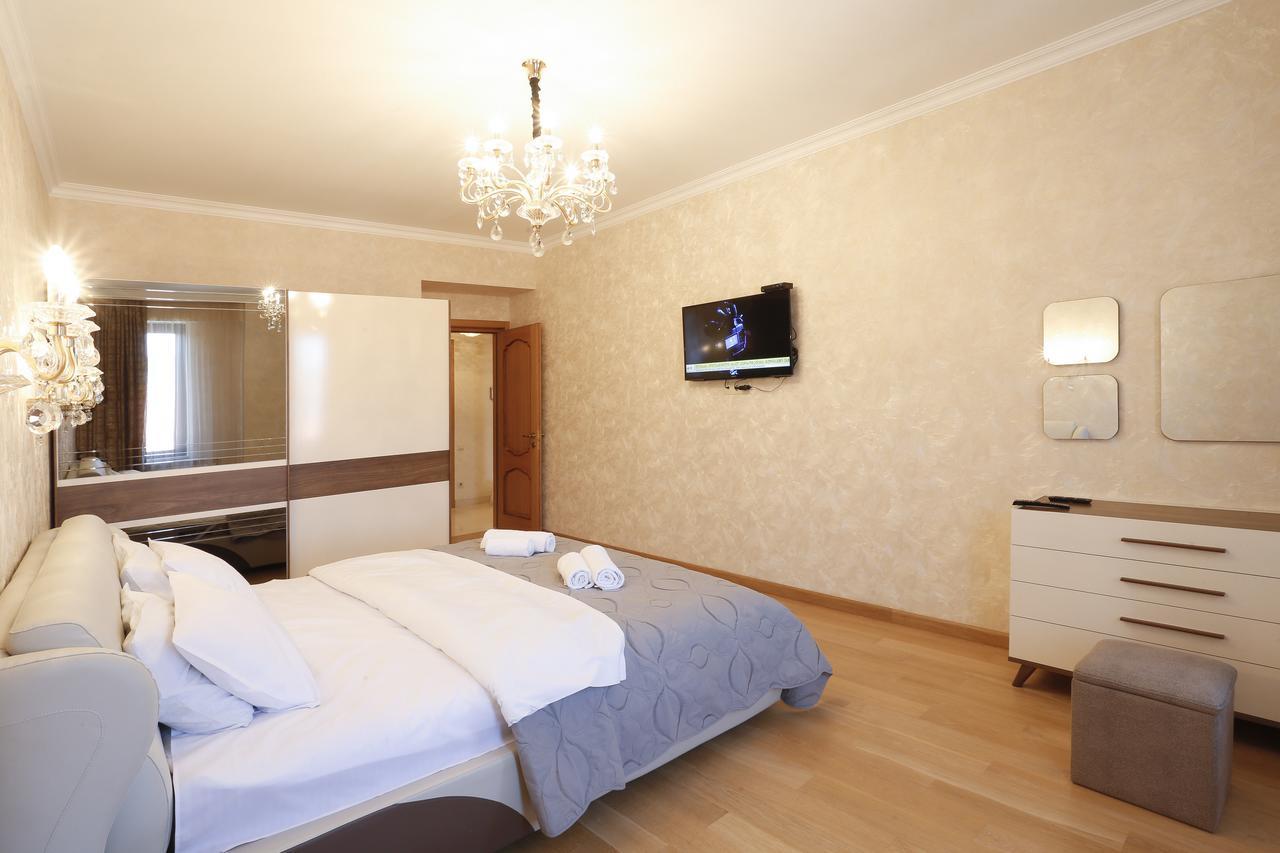 Serviced Apartment On Rustaveli Avenue Tbilisi Eksteriør billede