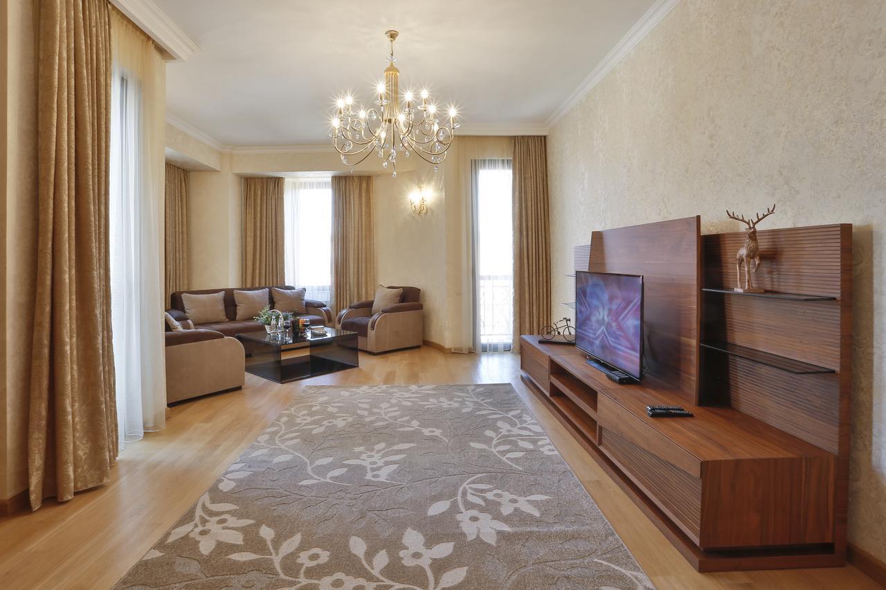 Serviced Apartment On Rustaveli Avenue Tbilisi Eksteriør billede